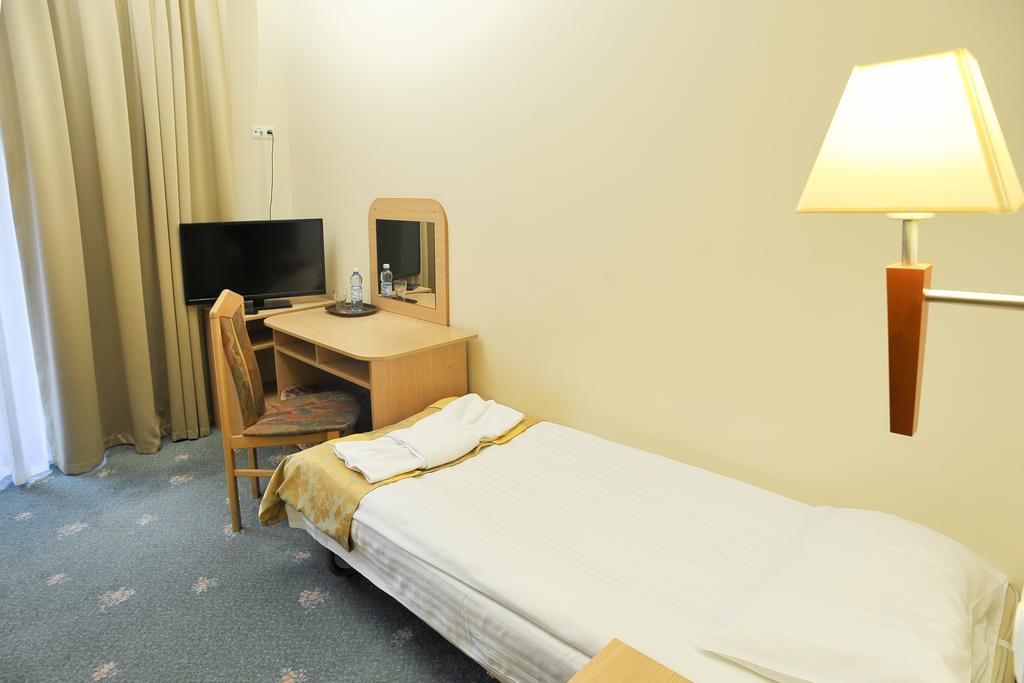 Hotel Mir-Jan Spa Ladek-Zdroj Room photo