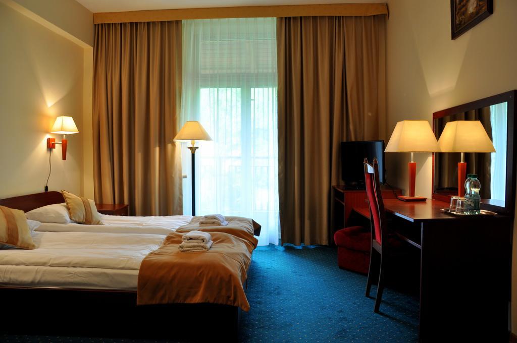 Hotel Mir-Jan Spa Ladek-Zdroj Room photo