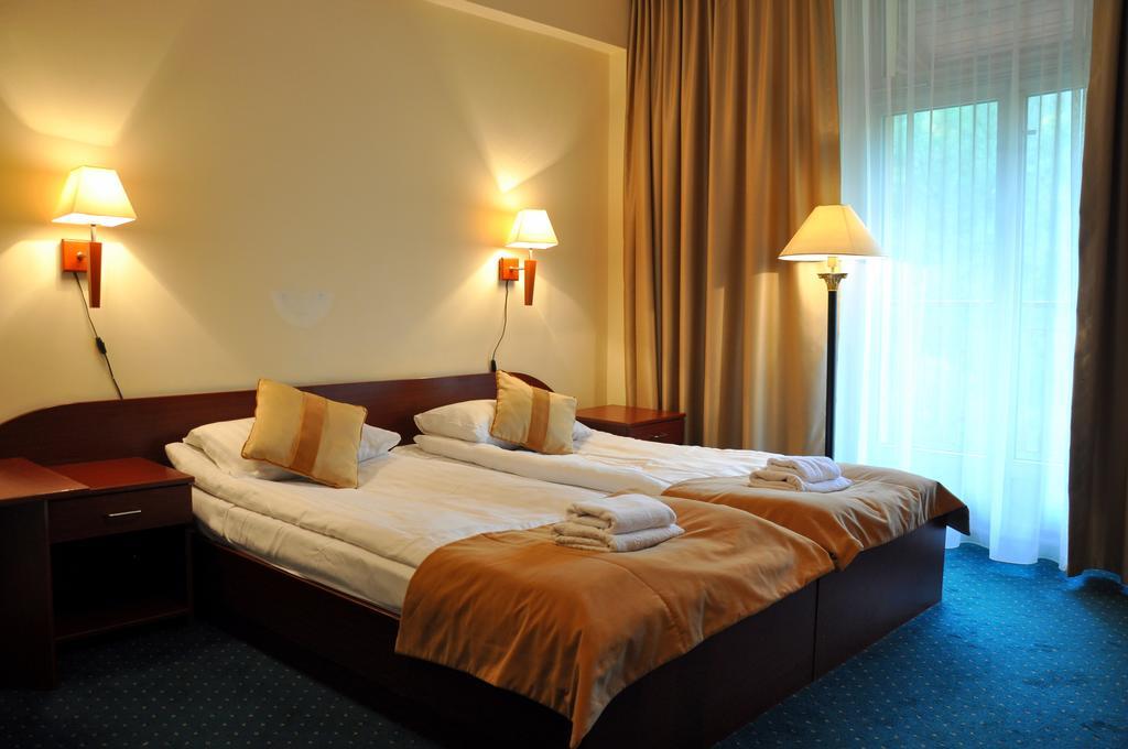 Hotel Mir-Jan Spa Ladek-Zdroj Room photo
